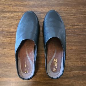 Noat Lodos Clogs black leather shoe for women's.